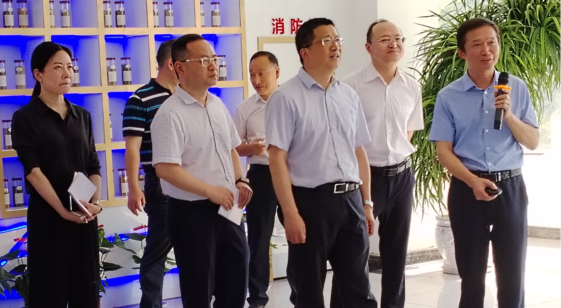 四川證監(jiān)局黨委書(shū)記、局長(zhǎng)唐理斌一行來(lái)公司調(diào)研